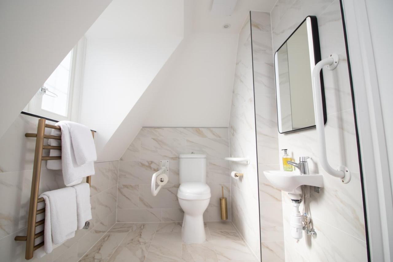 Hotel Three Falcons Londra