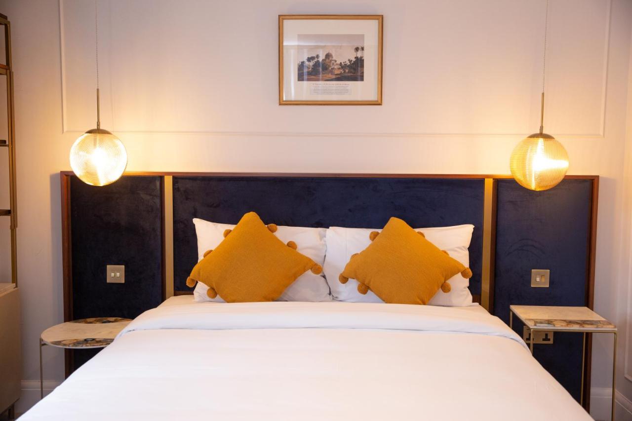 Three Falcons Hotel Londra